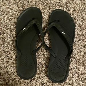 UnderArmor Flip Flops